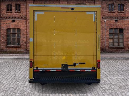 Used 2021 GMC Savana 3500 w/ Power Convenience Package RWD image 5