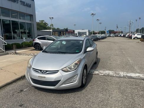 Used 2014 Hyundai Elantra SE w/ Option Group 02 FWD image 7