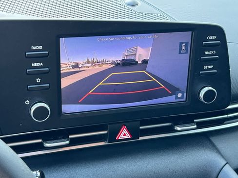 Used 2022 Hyundai Elantra SE w/ Cargo Package image 21