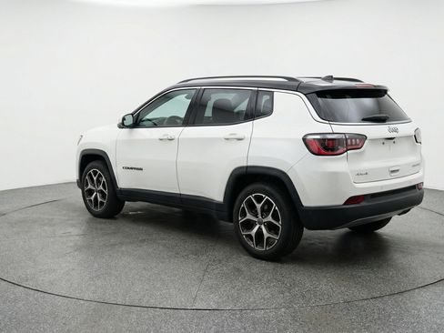 Used 2025 Jeep Compass Limited AWD/4WD image 6