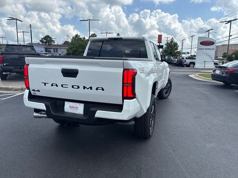 New 2025 Toyota Tacoma TRD Sport image 5