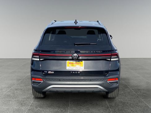 Used 2025 Volkswagen Taos SE image 4
