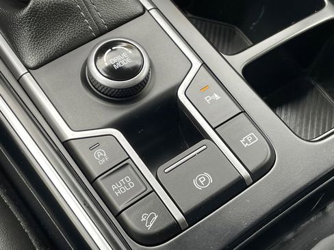 Used 2024 Kia Sorento S image 42