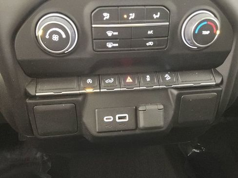 Used 2022 Chevrolet Silverado 1500 Custom Trail Boss w/ LPO, Dark Essentials Package image 18