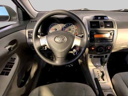 Used 2012 Toyota Corolla LE FWD image 5