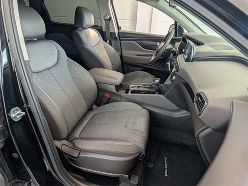 Used 2020 Hyundai Santa Fe SE image 16