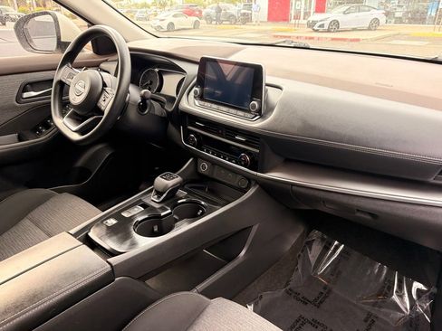 Certified 2023 Nissan Rogue SV FWD image 12