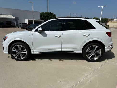 Used 2021 Audi Q3 2.0T Premium w/ 20" Wheel Package AWD/4WD image 5