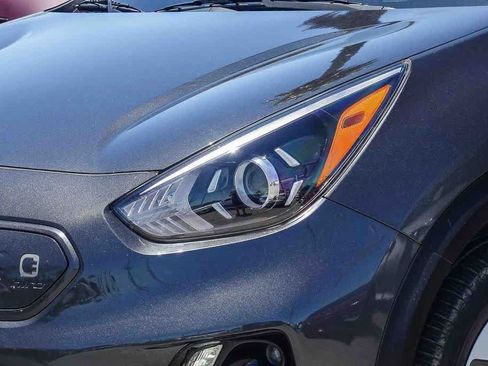 Certified 2022 Kia Niro EX FWD image 8