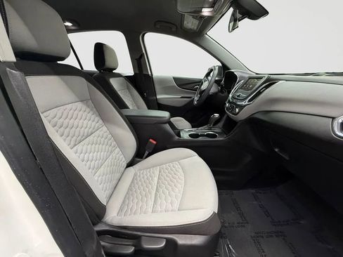Used 2019 Chevrolet Equinox LS w/ LPO, Cargo Package FWD image 10