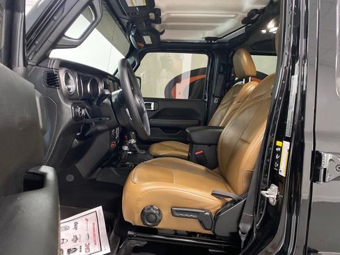 Used 2023 Jeep Wrangler Unlimited Rubicon w/ Safety Group AWD/4WD image 13
