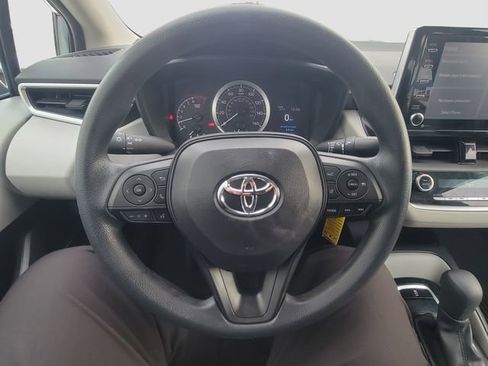 Used 2021 Toyota Corolla LE image 5
