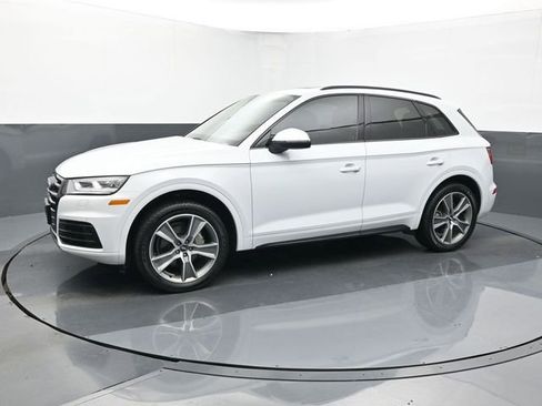 Used 2019 Audi Q5 2.0T Premium Plus w/ Premium Plus Package image 2