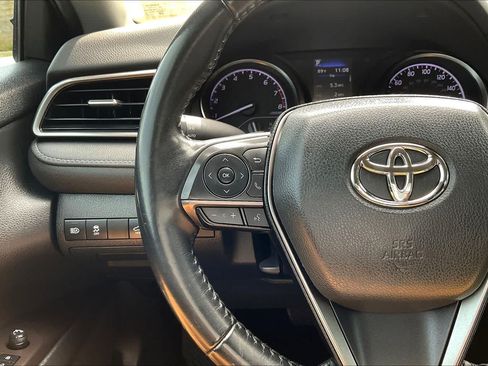Used 2022 Toyota Camry SE FWD image 23