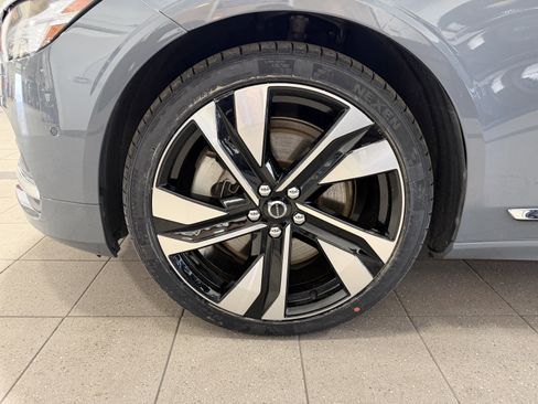 Used 2023 Volvo S90 B6 Plus AWD/4WD image 5