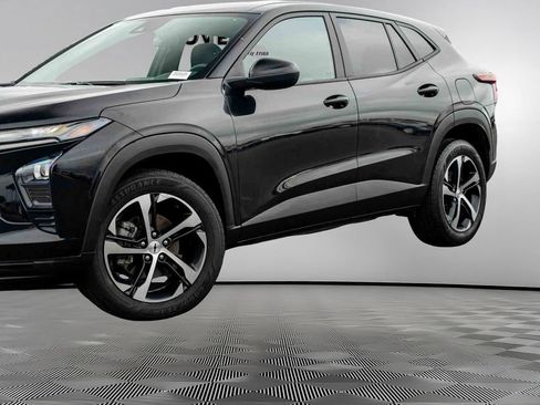 Used 2025 Chevrolet Trax RS w/ Driver Confidence Package FWD image 6