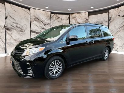 Used 2020 Toyota Sienna XLE