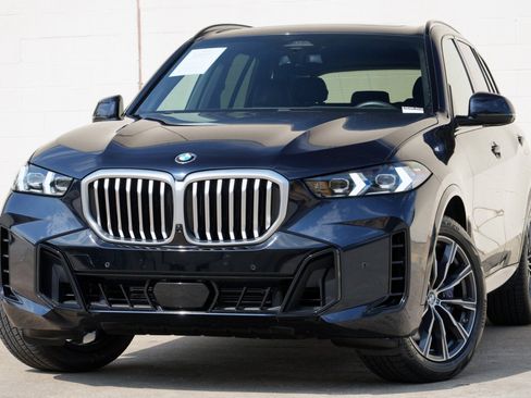Used 2024 BMW X5 sDrive40i w/ M Sport Package RWD image 3