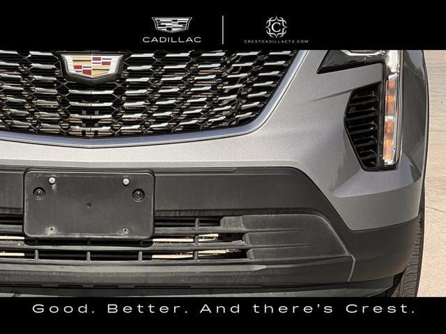 Used 2023 Cadillac XT4 Luxury w/ Cold Weather Package FWD image 11