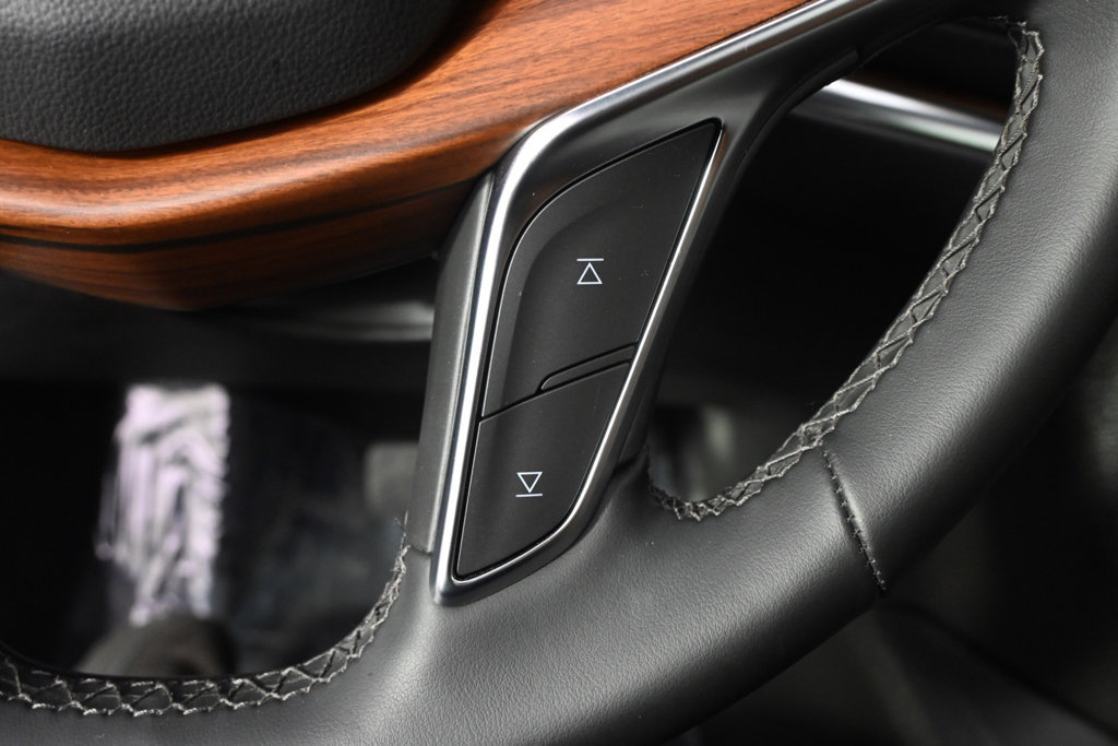 Used 2025 Cadillac XT5 Premium Luxury FWD image 36