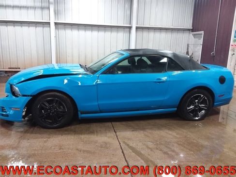 Used 2013 Ford Mustang Convertible image 6