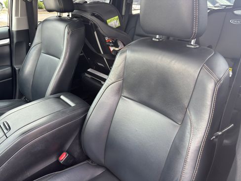 Used 2018 Toyota Highlander XLE image 11