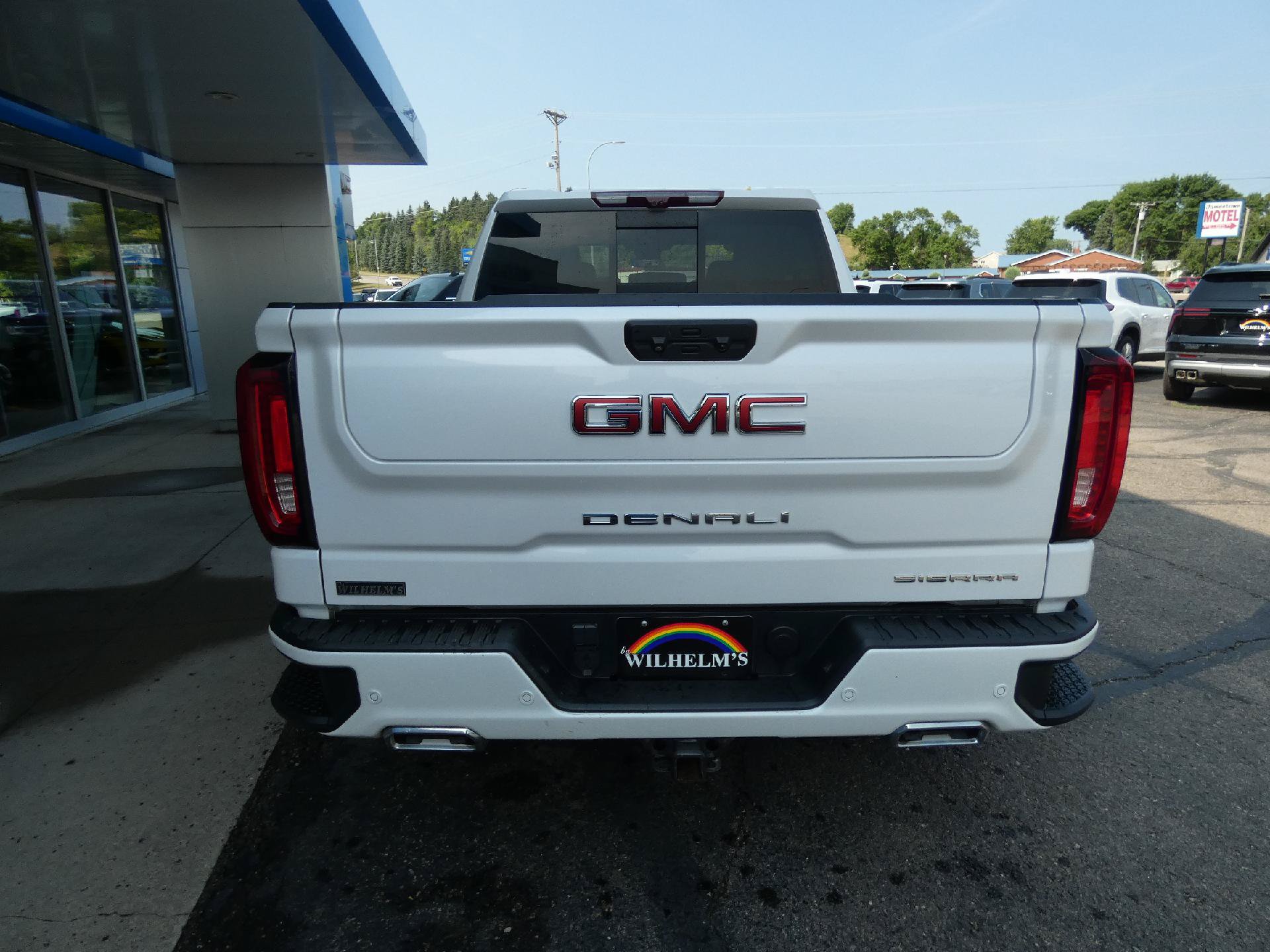 Certified 2023 GMC Sierra 1500 Denali w/ Denali Reserve Package AWD/4WD image 4