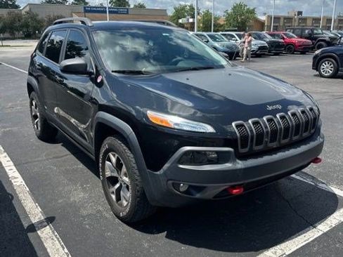 Used 2016 Jeep Cherokee Trailhawk AWD/4WD image 2