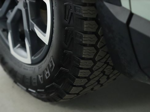 Used 2025 Chevrolet Equinox ACTIV w/ Safety and Technology Package image 35