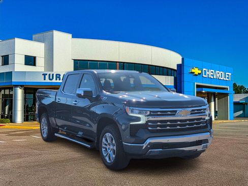 Used 2024 Chevrolet Silverado 1500 LTZ w/ LTZ Premium Package image 9