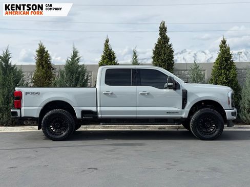 Used 2025 Ford F350 Lariat w/ Black Appearance Package AWD/4WD image 9