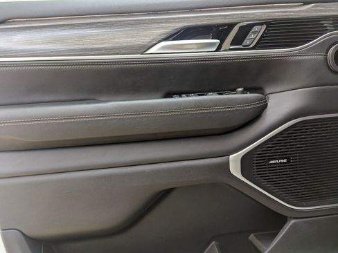 Used 2024 Jeep Wagoneer Series II image 13