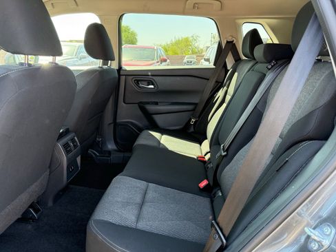 Certified 2025 Nissan Rogue SV image 10