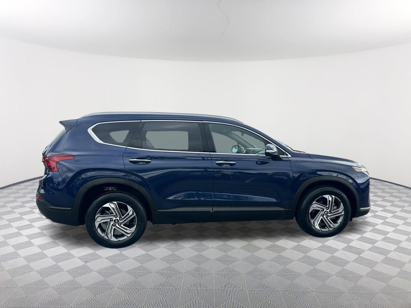 Used 2023 Hyundai Santa Fe SEL FWD image 4