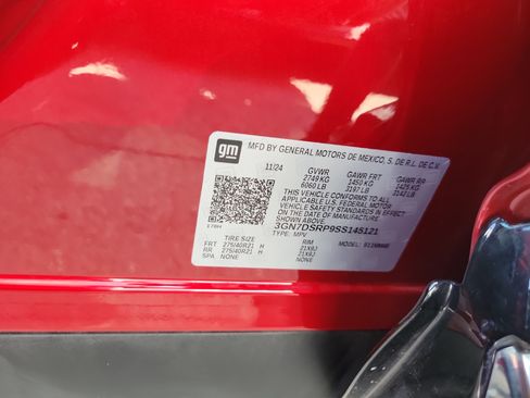 Used 2025 Chevrolet Equinox EV RS FWD image 31