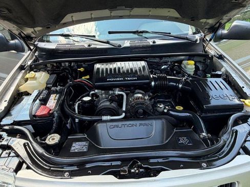 Used 2004 Jeep Grand Cherokee Laredo AWD/4WD image 25