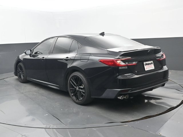 Used 2025 Toyota Camry SE FWD image 3