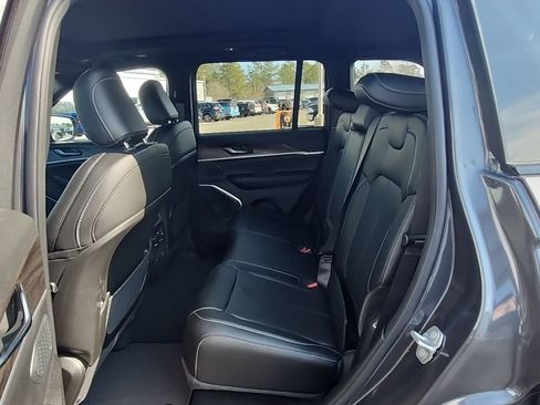 New 2026 Jeep Grand Cherokee Limited w/ Luxury Tech Group II AWD/4WD image 23