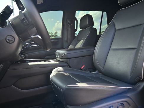 Used 2025 Chevrolet Tahoe Premier image 14