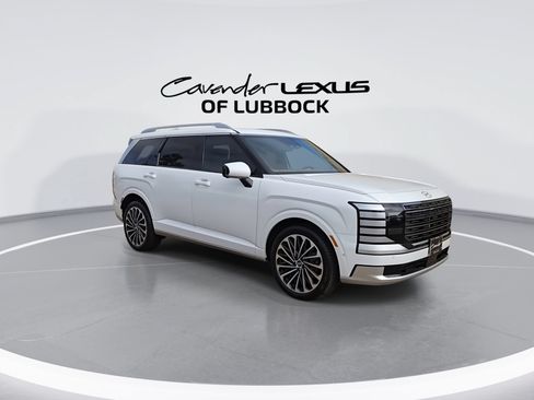 Used 2026 Hyundai Palisade Calligraphy FWD image 2