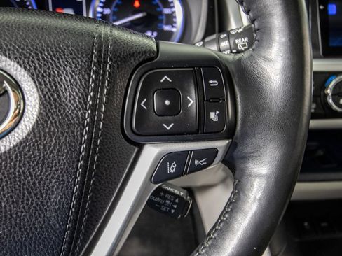 Used 2018 Toyota Highlander Limited Platinum FWD image 24