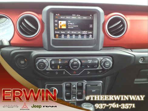 Used 2020 Jeep Wrangler Unlimited Rubicon w/ LED Lighting Group AWD/4WD image 21