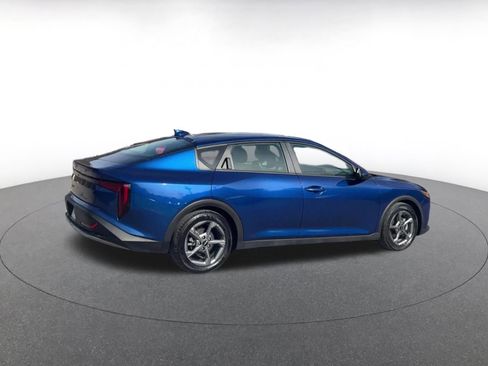 Used 2025 Kia K4 LXS image 14