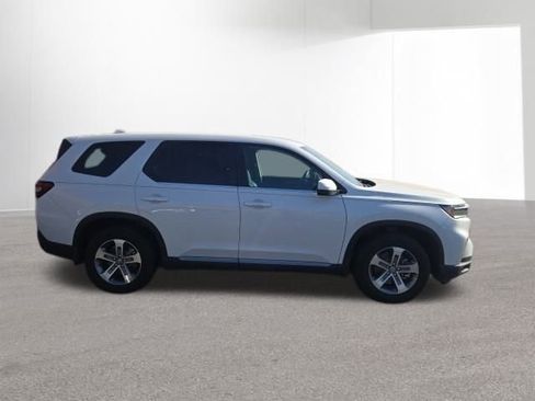 Used 2025 Honda Pilot EX-L image 4