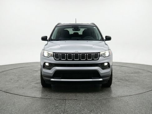 Used 2025 Jeep Compass Limited image 2