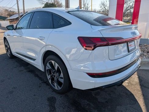 Used 2021 Audi e-tron Premium w/ Towing Package image 5