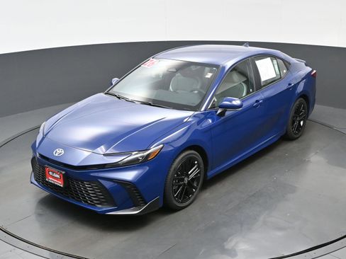 Used 2026 Toyota Camry SE image 36