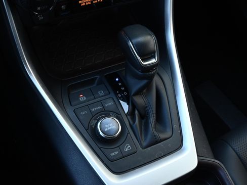 Used 2021 Toyota RAV4 Limited image 37