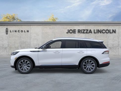 New 2026 Lincoln Aviator AWD image 3