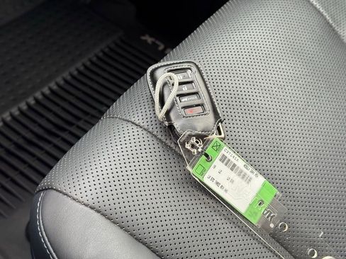 Used 2019 Lexus LX 570 4WD image 41